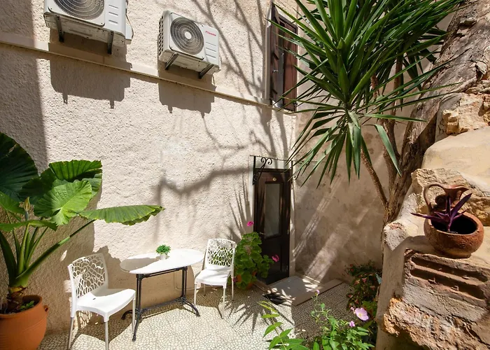 Bozzali Deluxe Hotel